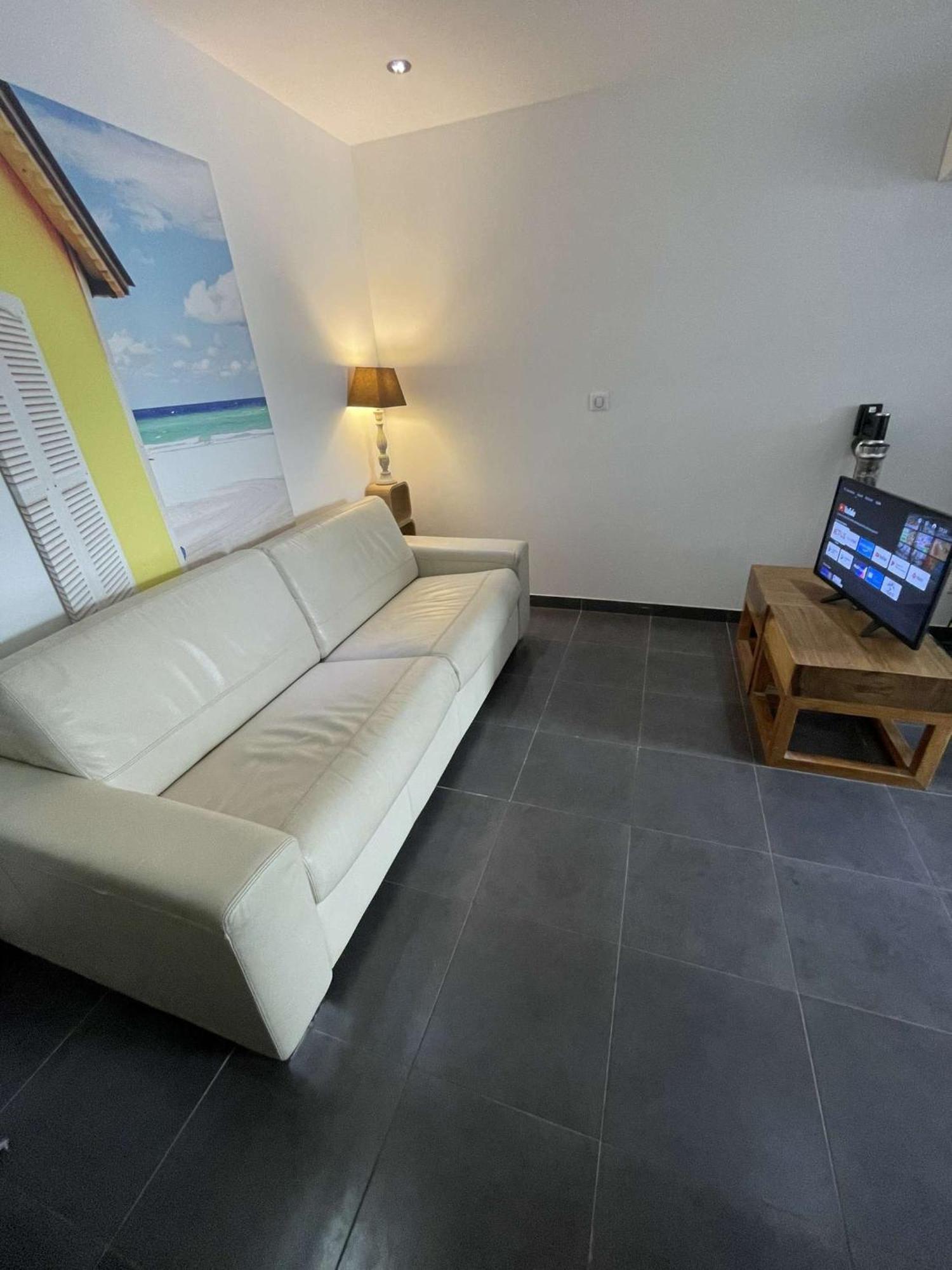 Appartement Neuf, 2 Chambres, Terrasse Plein Sud A Сен Максим Екстериор снимка